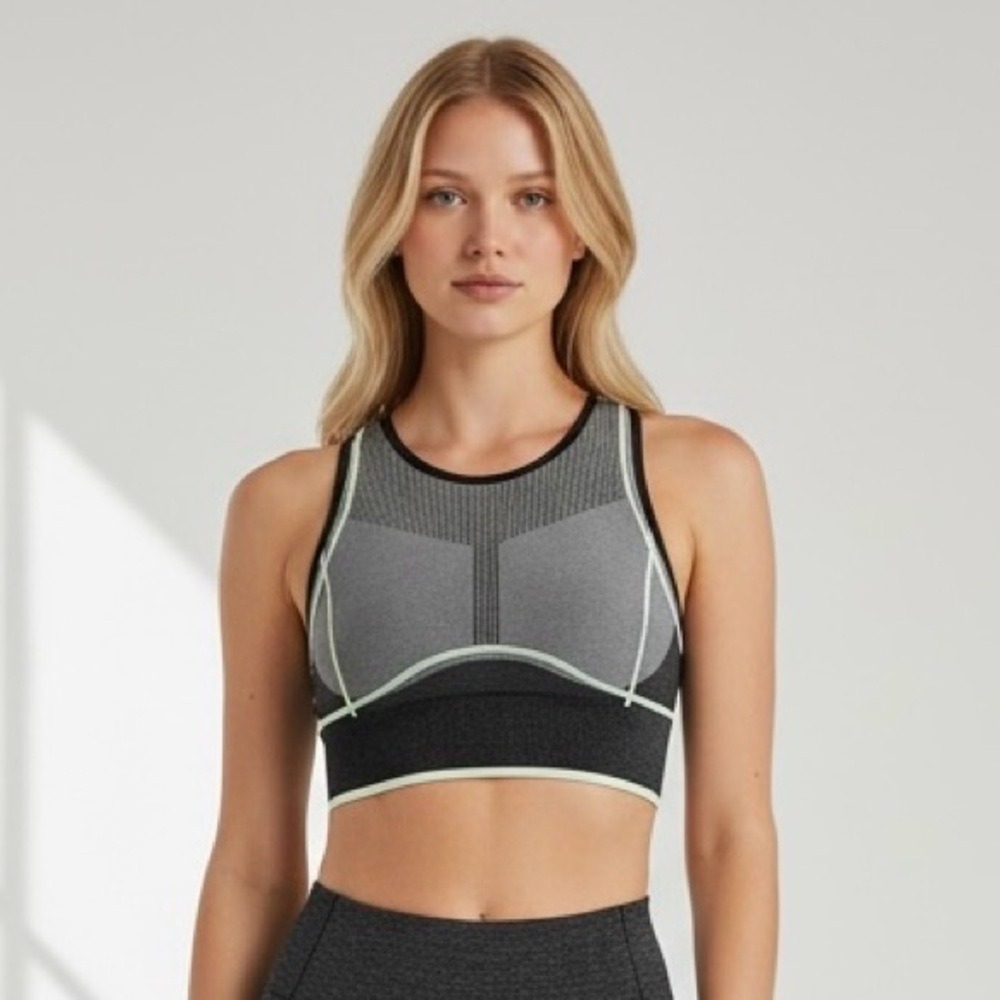 4/$40 DKNY‎ Charcoal and Black Athletic Top